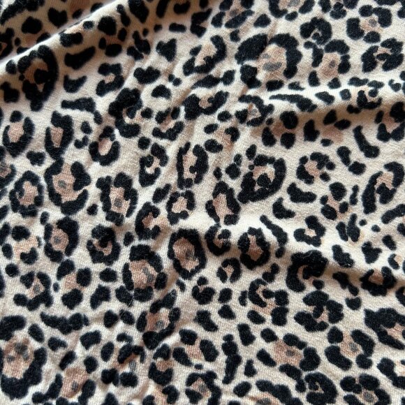 Dynamite Leopard print, V neck, short sleeve top - Picture 6 of 7